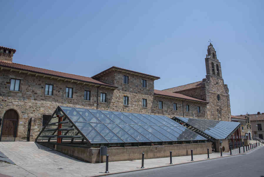 León 017 - Astorga - la Domus del Mosaico del Oso y los Pájaros.jpg